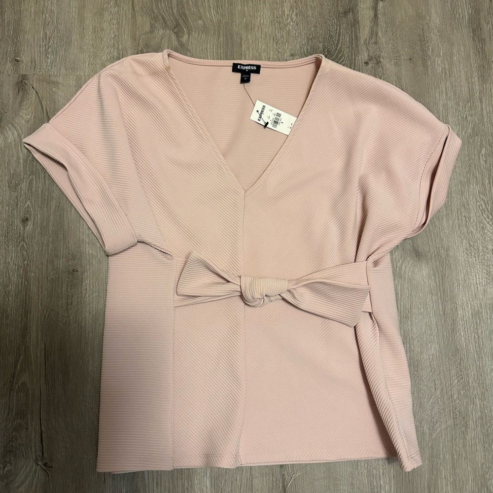Size small pink top from express BRAND NEW